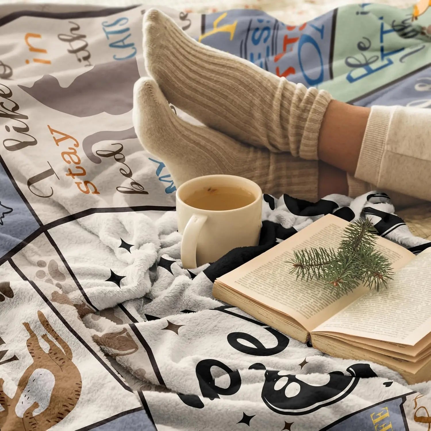 Soft Cat Lover Blanket 50x60 Inches, Perfect Gift for Women and Cat Enthusiasts, Lightweight and Warm